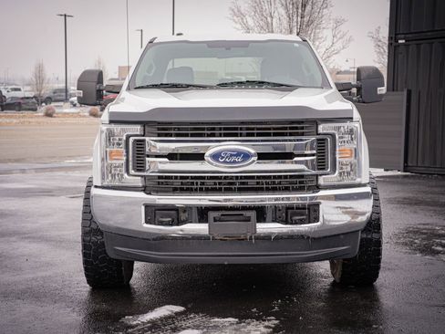 Used 2019 Ford F250 XLT AWD/4WD image 2