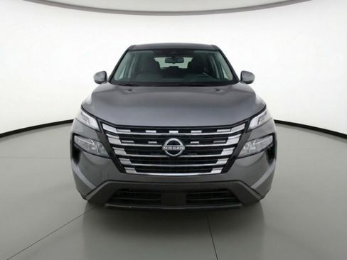 Used 2025 Nissan Rogue SV AWD/4WD image 2