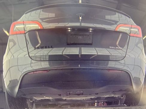 Used 2022 Tesla Model Y Performance image 12