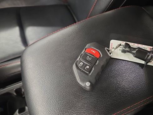 Used 2020 Jeep Gladiator Rubicon AWD/4WD image 29