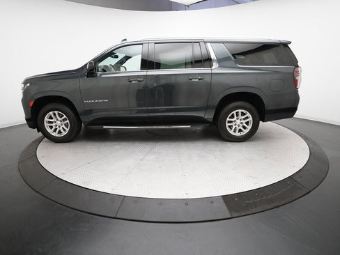 Used 2022 Chevrolet Suburban LT image 25