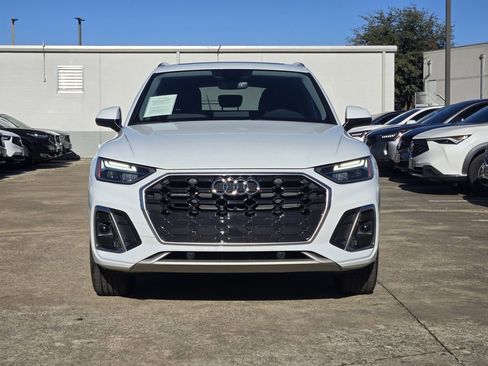 Certified 2023 Audi Q5 2.0T Premium w/ Convenience Package image 3