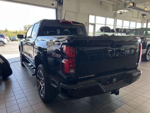 Used 2024 Chevrolet Colorado Z71 w/ Z71 Convenience Package 2 AWD/4WD image 5