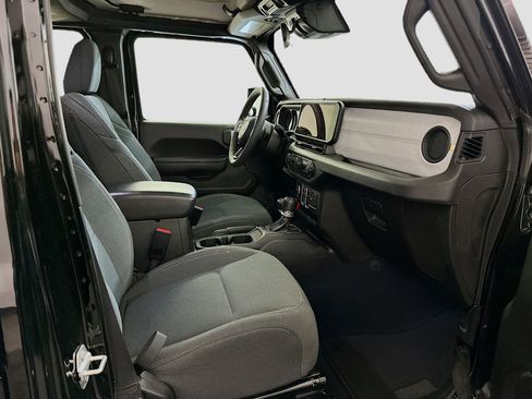 Used 2024 Jeep Wrangler Sport S image 31