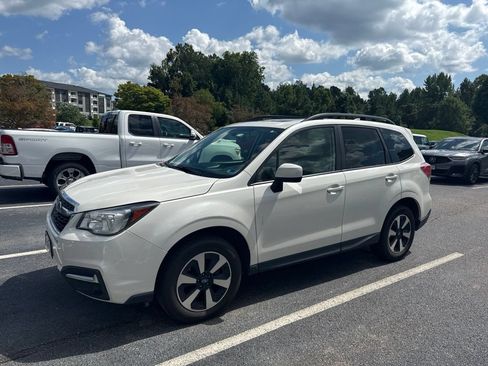 Used 2018 Subaru Forester 2.5i Premium AWD/4WD image 4