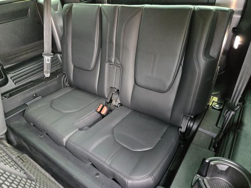 Used 2023 Land Rover Defender 110 S AWD/4WD image 29