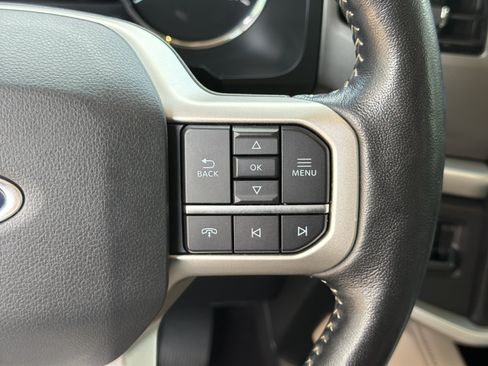 Used 2022 Ford Expedition XLT AWD/4WD image 32