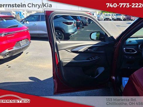 Used 2023 Chevrolet TrailBlazer RS FWD image 11
