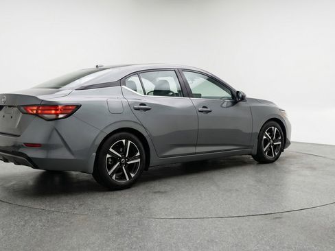 Used 2025 Nissan Sentra SV FWD image 9