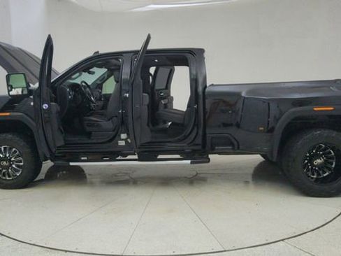 Used 2020 GMC Sierra 3500 Denali w/ Denali Ultimate Package image 75