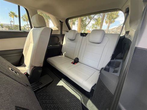 Used 2020 Volkswagen Tiguan SEL FWD image 15