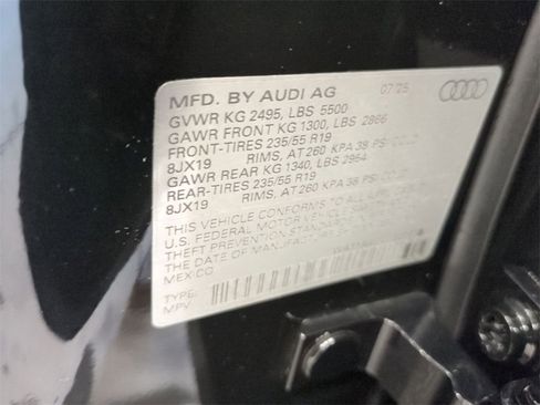Used 2025 Audi Q5 Premium w/ Convenience Package image 39