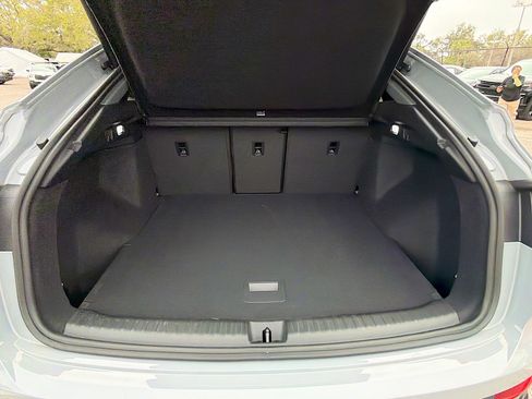 Used 2023 Audi Q4 e-tron Prestige image 12