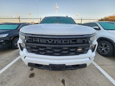 Used 2023 Chevrolet Silverado 1500 Custom image 2