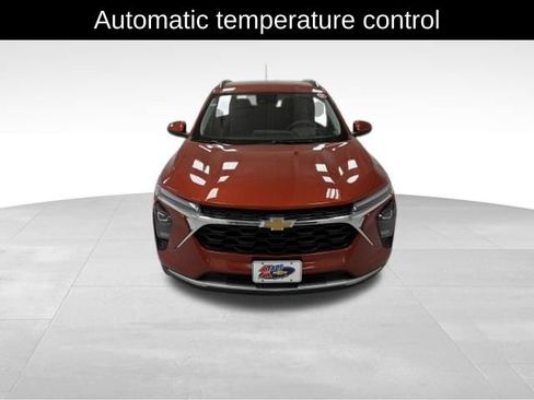 Certified 2024 Chevrolet Trax LT FWD image 9