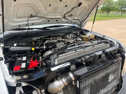 Used 2009 Ford F550 2WD Regular Cab Super Duty image 17