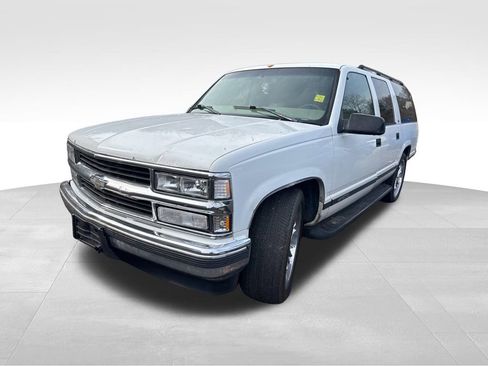 Used 1999 Chevrolet Suburban 2WD w/ Preferred Equipment Group 3 image 7
