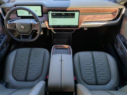 Used 2024 Rivian R1T Adventure AWD/4WD image 30