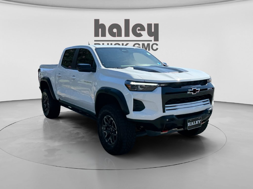 Used 2024 Chevrolet Colorado ZR2 AWD/4WD image 7