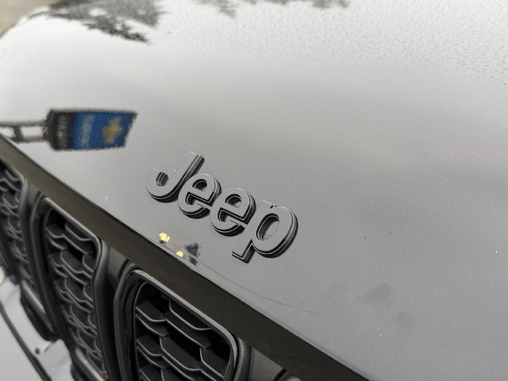 Used 2023 Jeep Grand Cherokee Altitude AWD/4WD image 34