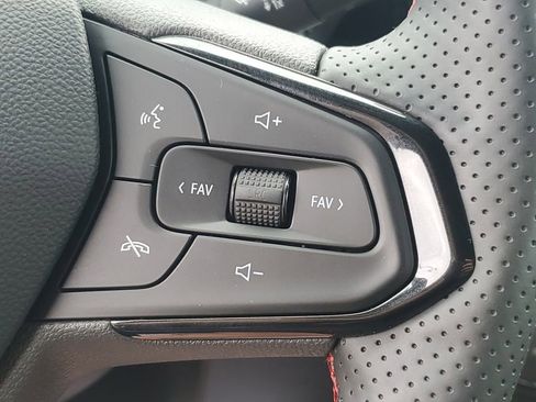 Used 2025 Chevrolet Trax RS w/ Driver Confidence Package FWD image 12
