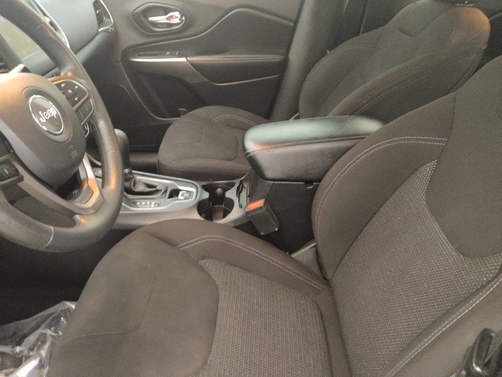 Used 2019 Jeep Cherokee Latitude w/ Popular Appearance Group AWD/4WD image 17