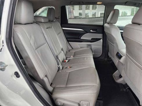 Used 2018 Toyota Highlander XLE AWD/4WD image 19