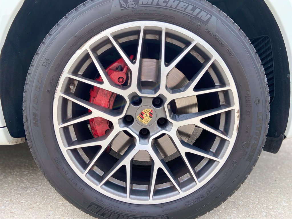 Used 2015 Porsche Macan Turbo AWD/4WD image 12