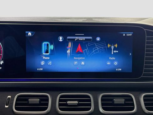 Used 2025 Mercedes-Benz GLS 450 4MATIC image 16