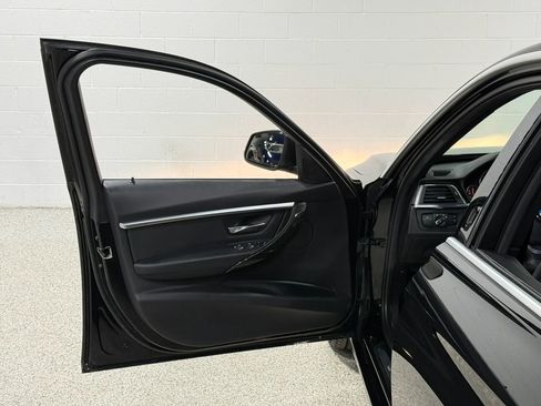 Used 2017 BMW 330i Sedan RWD image 11
