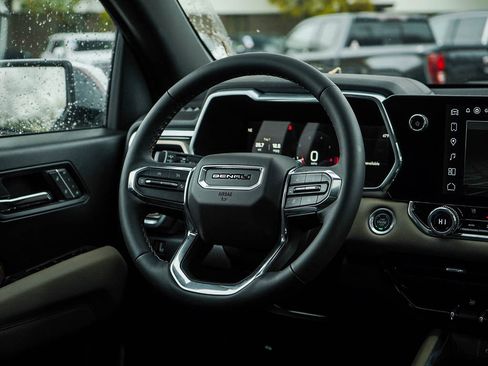 New 2026 GMC Canyon Denali image 14