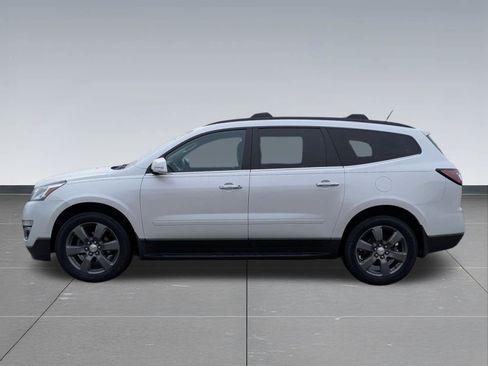 Used 2017 Chevrolet Traverse LT AWD/4WD image 3
