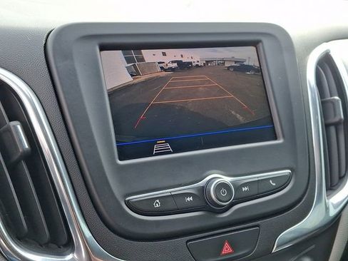 Used 2020 Chevrolet Equinox LS image 17