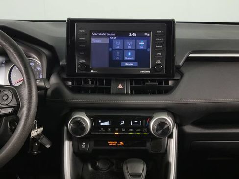 Used 2020 Toyota RAV4 LE FWD image 22