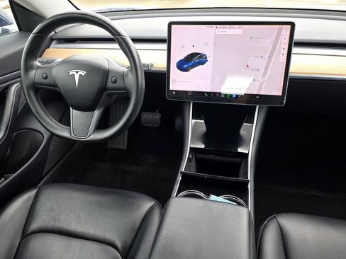 Used 2018 Tesla Model 3 Mid Range RWD image 9