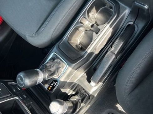 Used 2022 Jeep Wrangler Unlimited Sport image 23