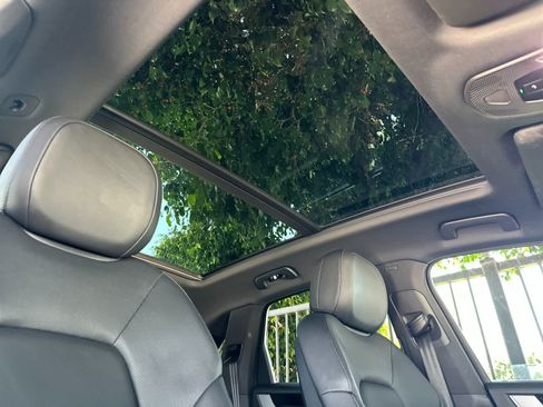 Certified 2026 Porsche Cayenne AWD/4WD image 18