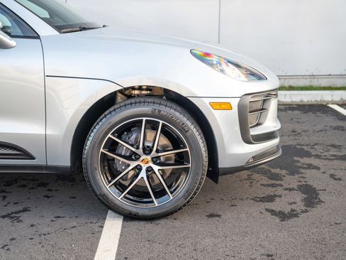 New 2026 Porsche Macan image 9