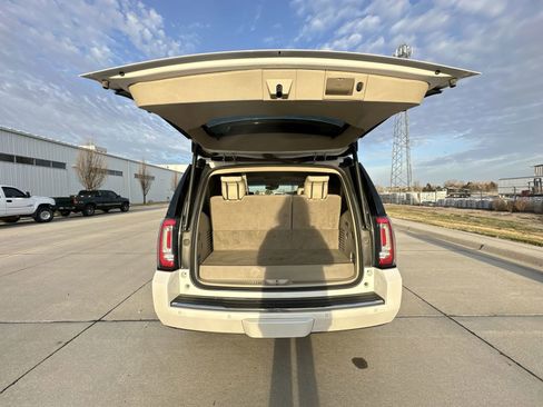 Used 2019 GMC Yukon Denali w/ Denali Ultimate Package image 27