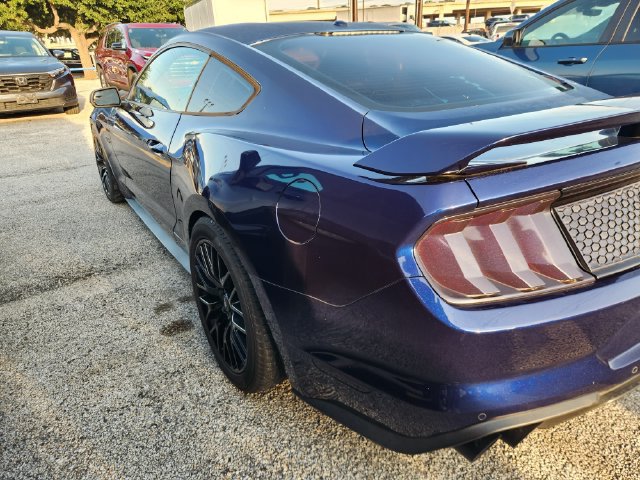 Used 2018 Ford Mustang GT Premium w/ GT Performance Package RWD image 4