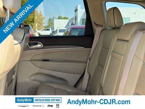 Used 2017 Jeep Grand Cherokee Overland AWD/4WD image 16
