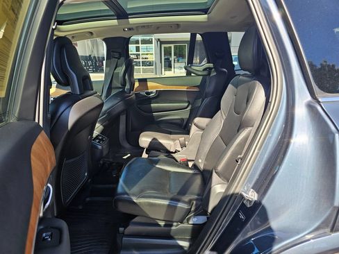 Used 2021 Volvo XC90 T6 Momentum w/ Advanced Package AWD/4WD image 13