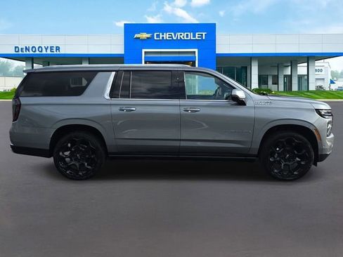 New 2026 Chevrolet Suburban High Country w/ LPO, Illumination Package AWD/4WD image 5