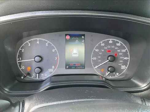 Used 2025 Toyota Corolla Cross LE FWD image 21