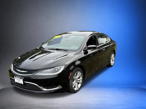 Used 2015 Chrysler 200 Limited w/ Convenience Group FWD image 5