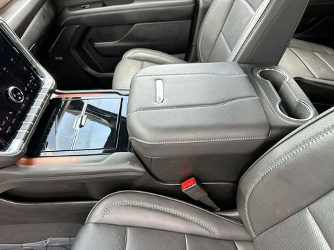 Certified 2025 GMC Yukon XL Denali image 21