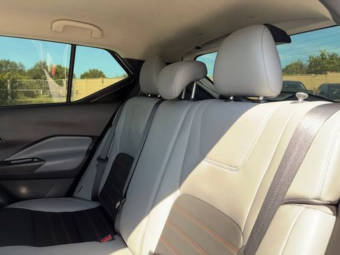 Used 2024 Nissan Kicks SR w/ SR Premium Package FWD image 27