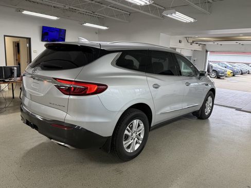 Used 2018 Buick Enclave Essence w/ Trailering Package image 12