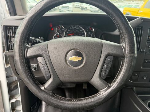Used 2022 Chevrolet Express 2500 w/ Driver Convenience Package image 18