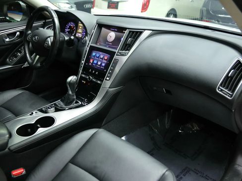 Used 2017 INFINITI Q50 2.0t w/ Moonroof Package RWD image 26